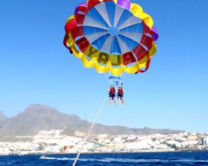 Couple doing Parascending